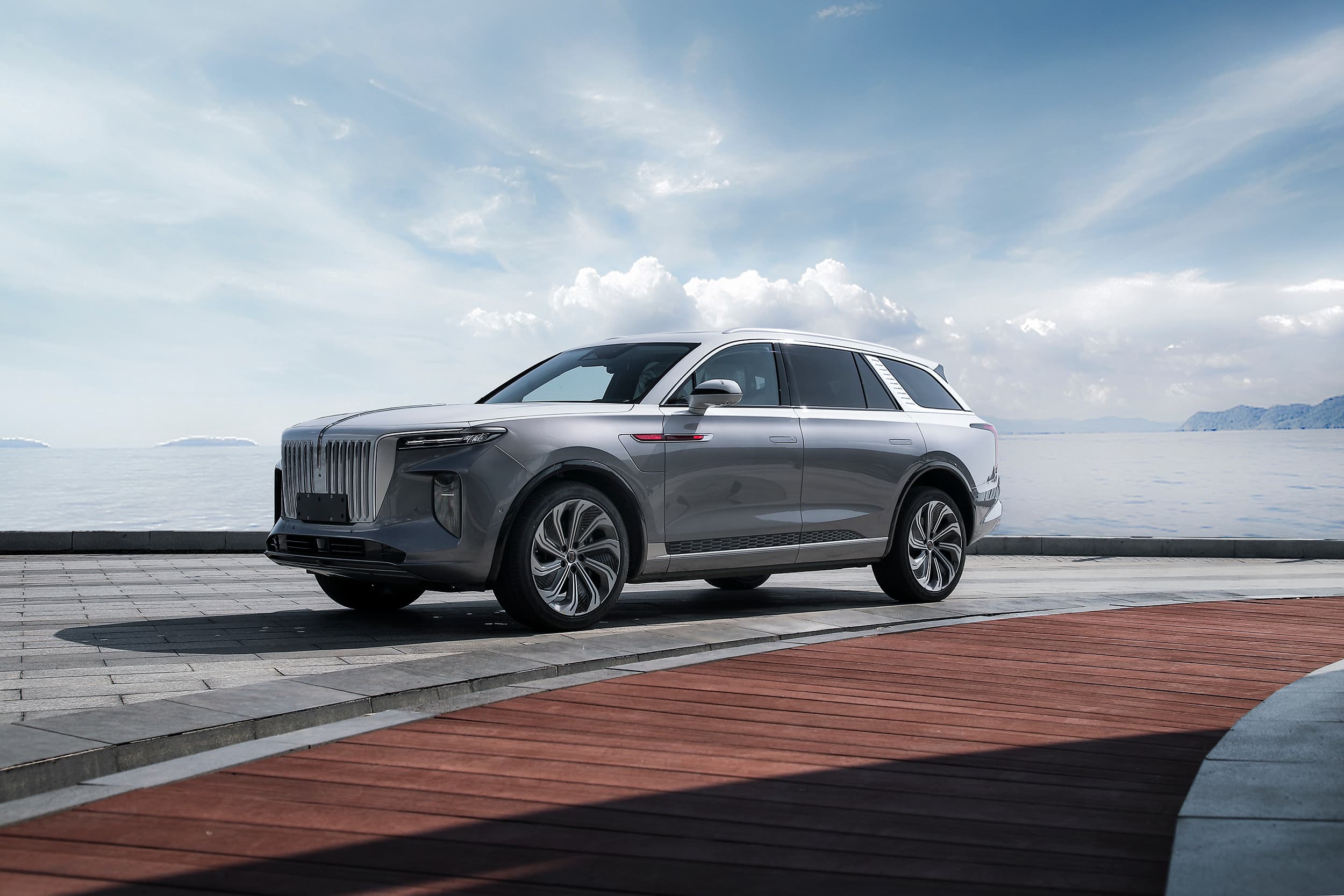 The Hongqi Experience Hero